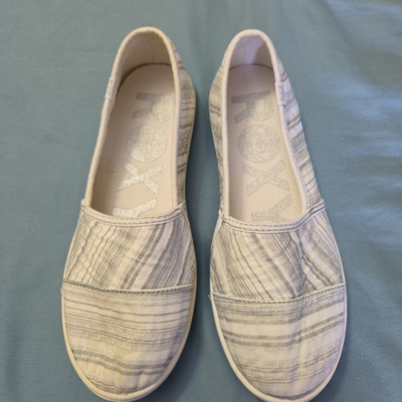 Roxy Shoes - Roxy Women's Casual Striped Flats - Cream and Gray